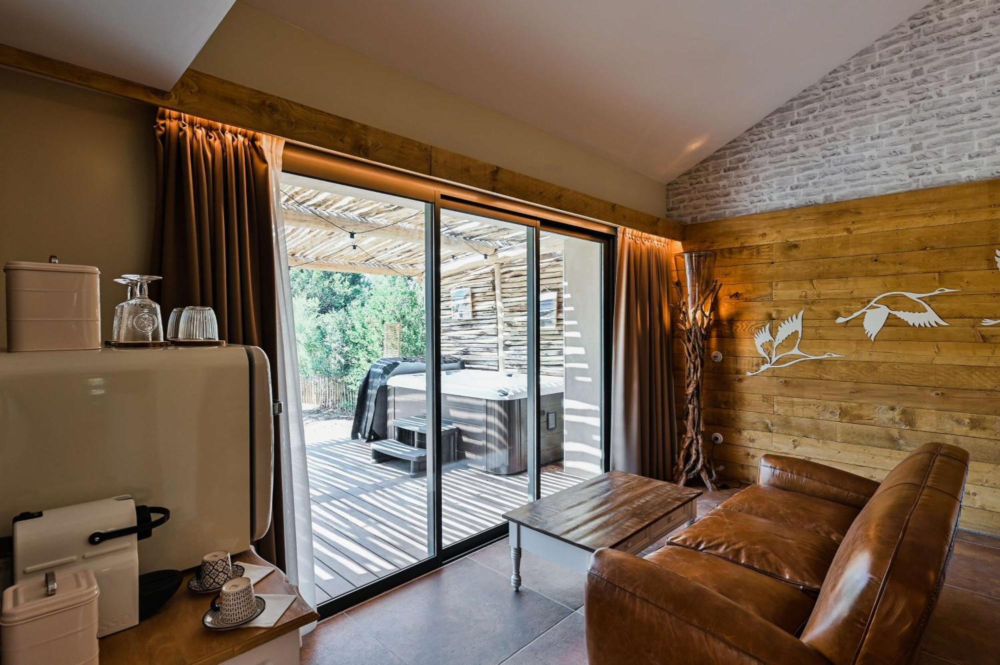 Le Hameau Des Pesquiers Ecolodge&spa, Curio Collection By Hilton