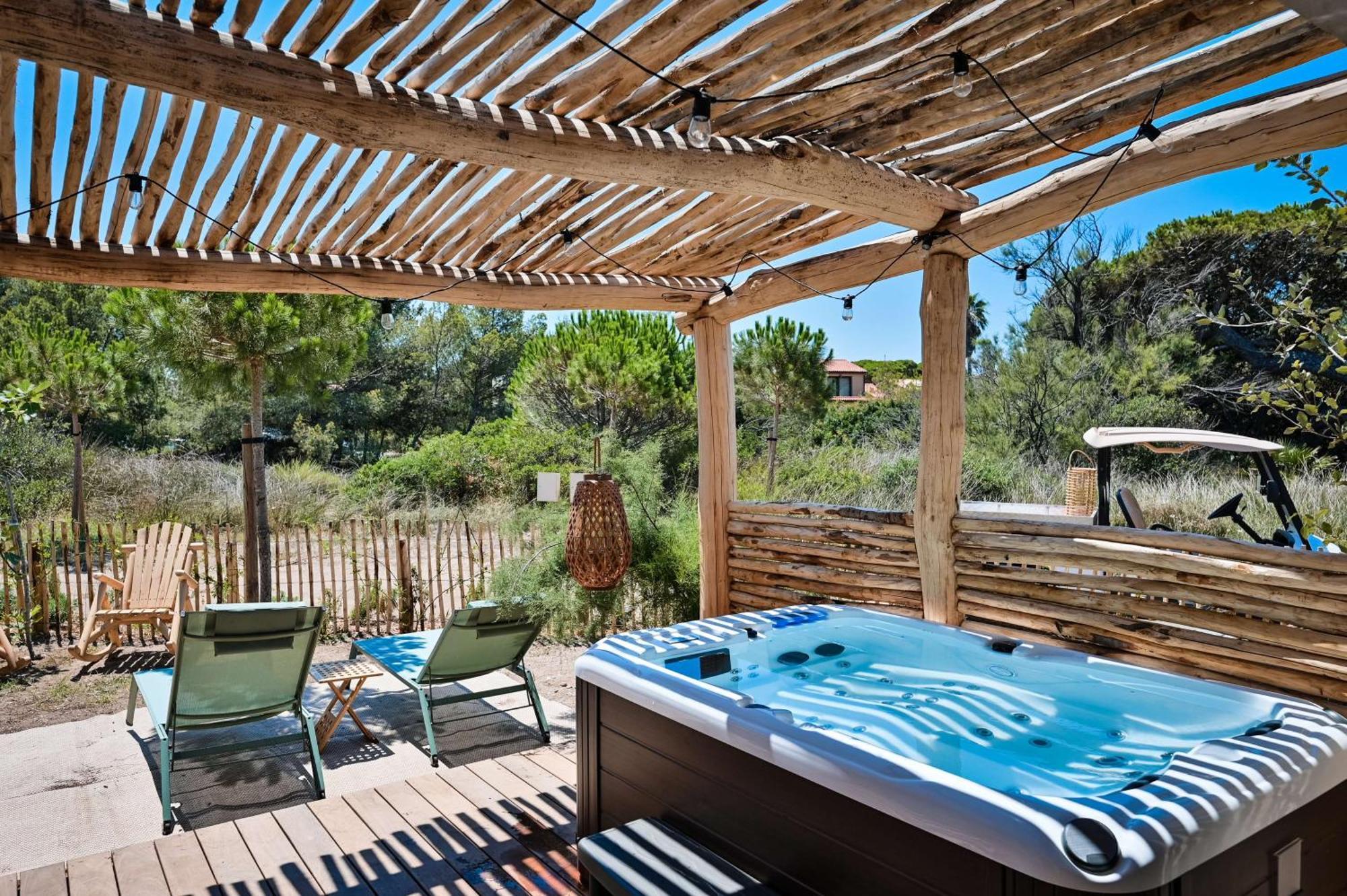 Le Hameau Des Pesquiers Ecolodge&spa, Curio Collection By Hilton Hotel Hyères