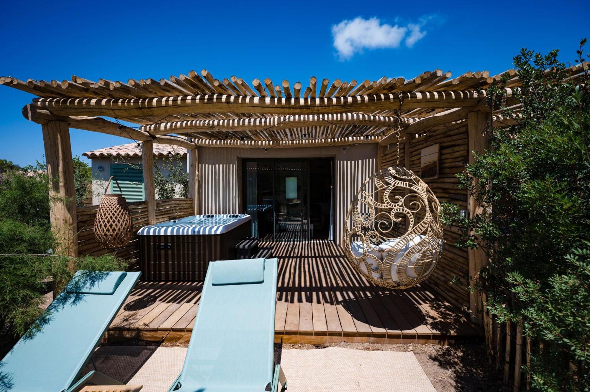 Le Hameau Des Pesquiers Ecolodge&spa, Curio Collection By Hilton 5*