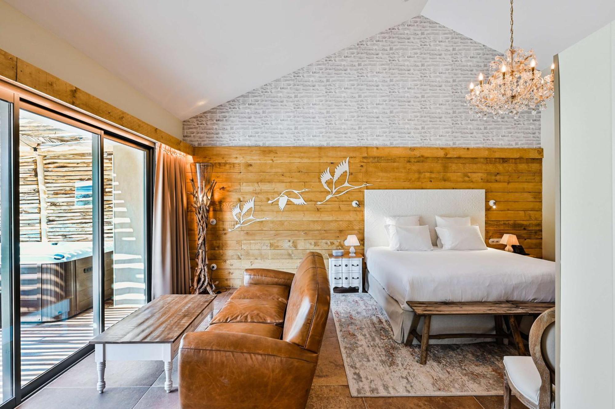 Le Hameau Des Pesquiers Ecolodge&spa, Curio Collection By Hilton Hyères