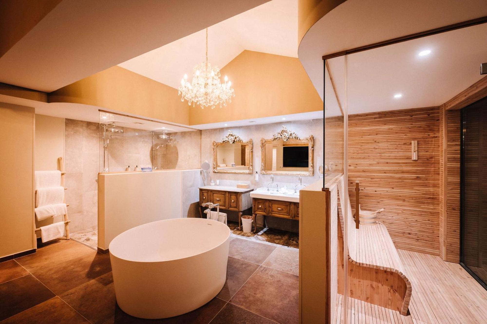 Le Hameau Des Pesquiers Ecolodge&spa, Curio Collection By Hilton 5* Hyères