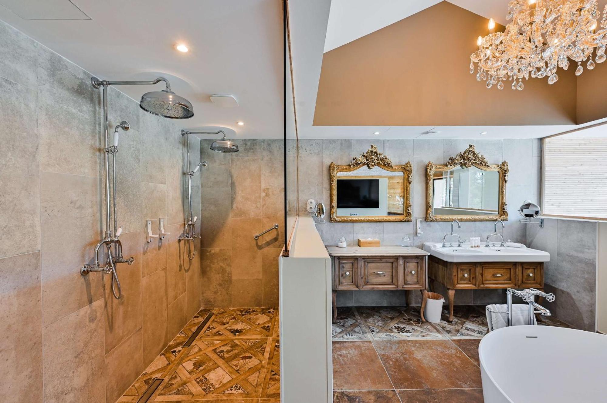 Hotel Le Hameau Des Pesquiers Ecolodge&spa, Curio Collection By Hilton