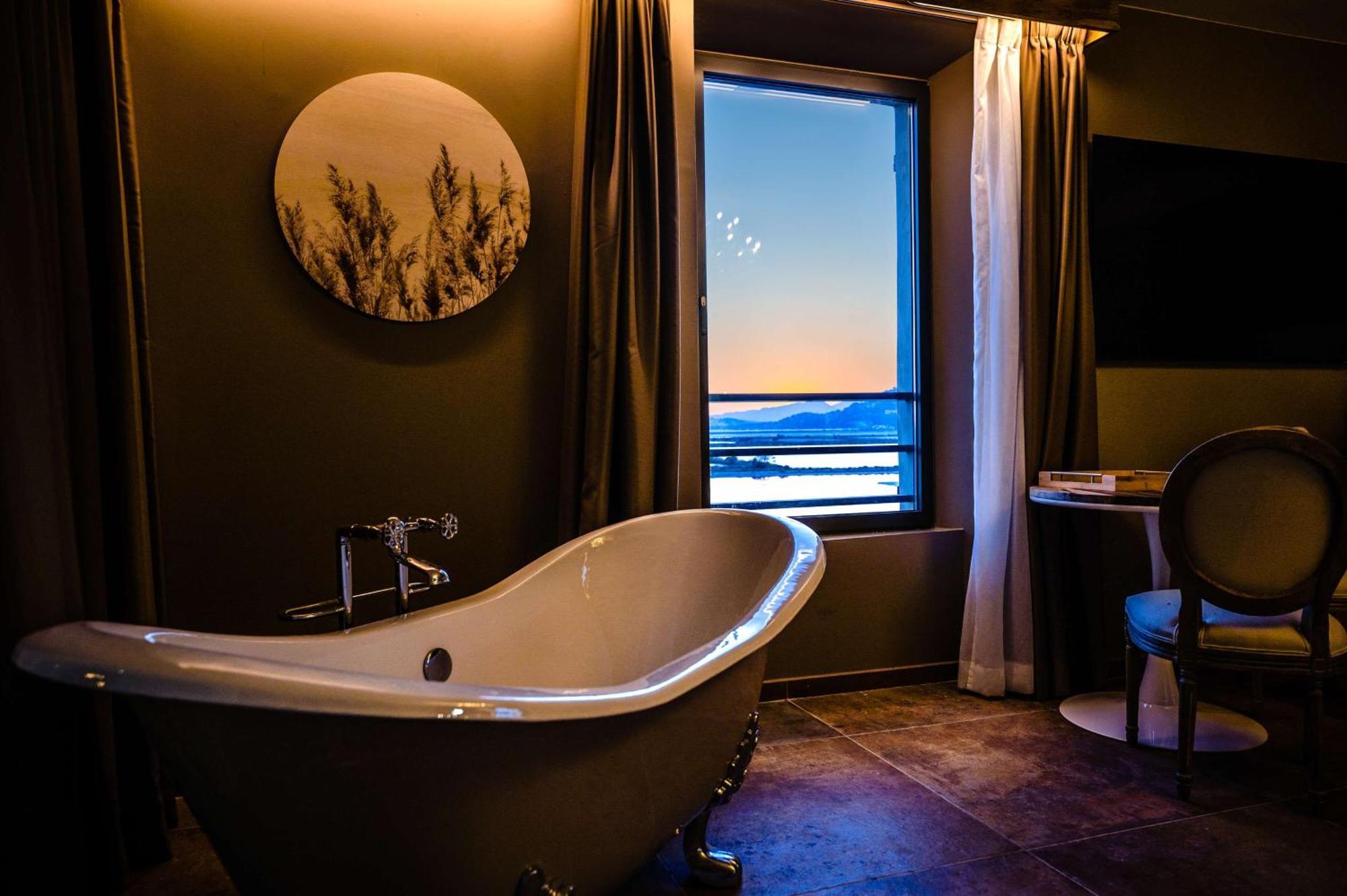 Le Hameau Des Pesquiers Ecolodge&spa, Curio Collection By Hilton Hotel 5*