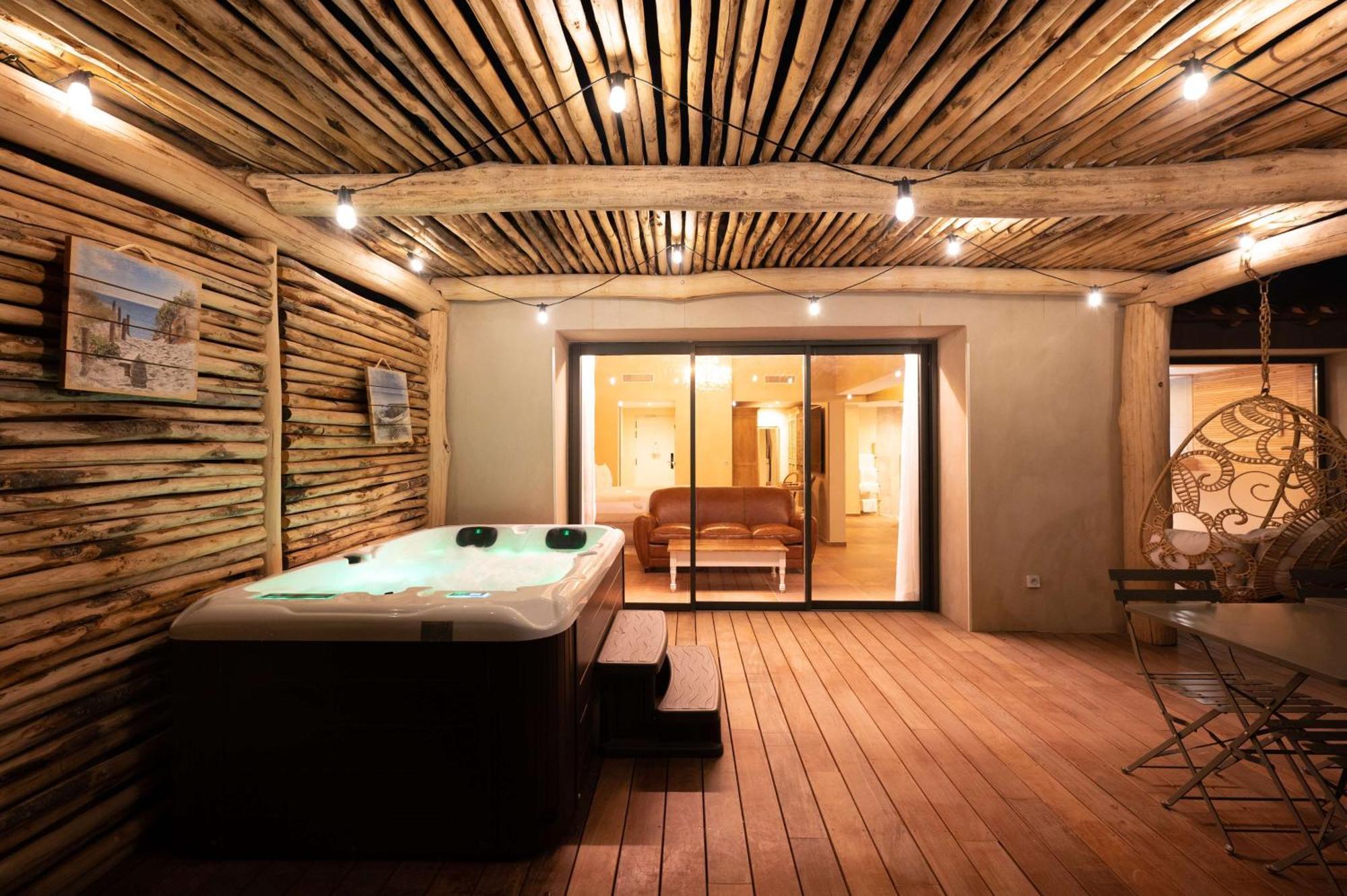 Le Hameau Des Pesquiers Ecolodge&spa, Curio Collection By Hilton Hotel Hyères