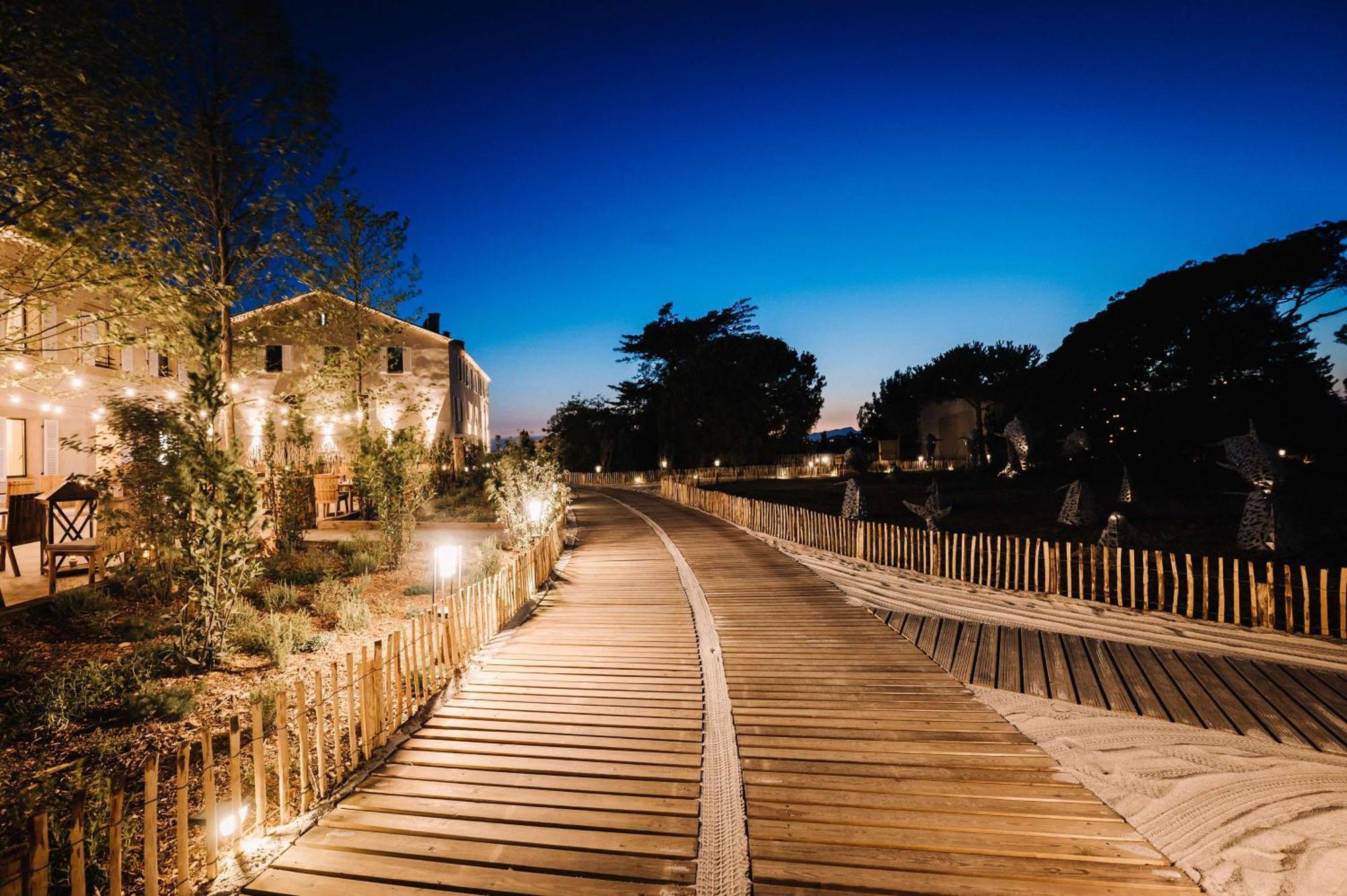 Le Hameau Des Pesquiers Ecolodge&spa, Curio Collection By Hilton